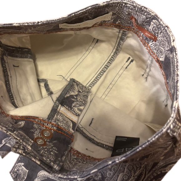 Pilcro Monochrome Leaf Print Flare Pants - Picture 10 of 15